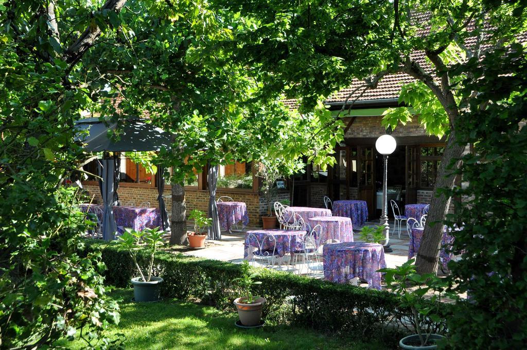 Logis Hotel Le Dahu Parigny  Dış mekan fotoğraf